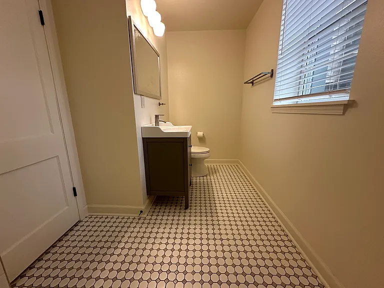Louisiana Terrace — Photo 42