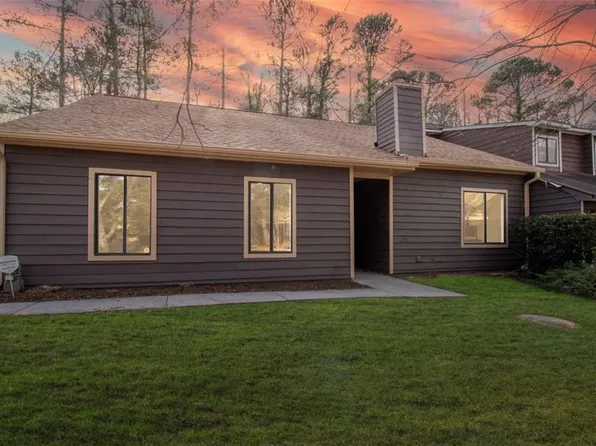 5575 Circlestone Ln, Stone Mountain, GA 30088
