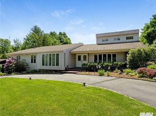 6 Wilmington Dr, Melville, NY 11747