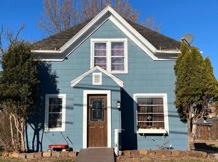 117 E 1st St, Gillett, WI 54124