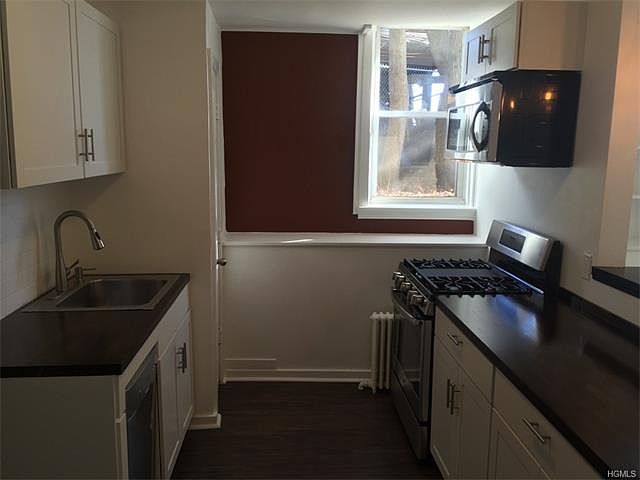 1st image of 135 Willett Ave APT 2