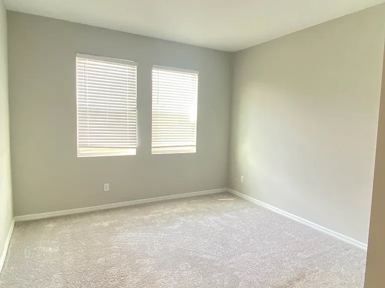 698 Bay Bridge Cir — Photo 8