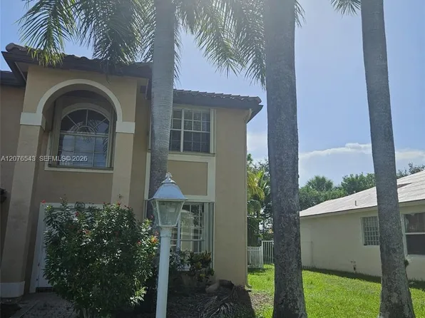 1072 NW 139th Ter, Pembroke Pines, FL 33028