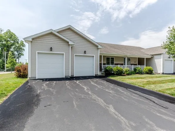 11 Morgan Ln #A, Smithfield, RI 02917