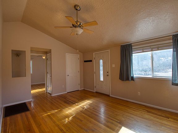 3rd image of 1756 38th St