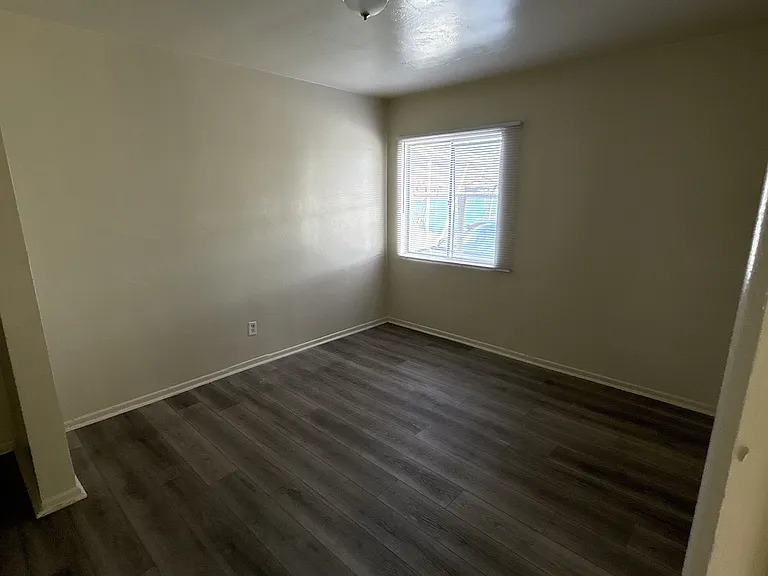 735 N Arrowhead Ave #2 — Photo 6