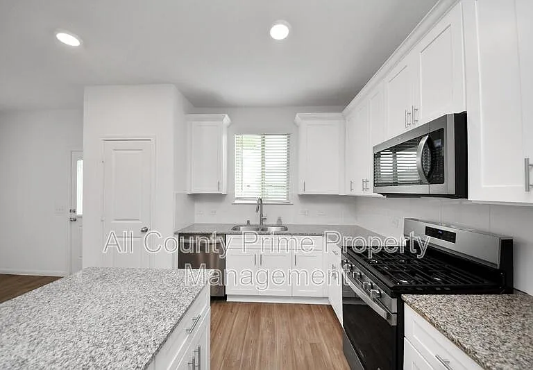 1325 Grass Bend Dr — Photo 32