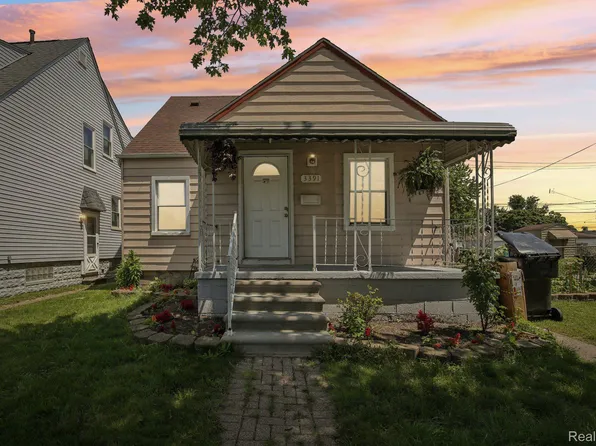 3391 15th St, Wyandotte, MI 48192