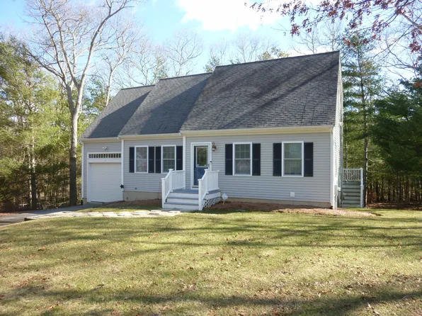 8 Cross Hill Road, Forestdale, MA 02644