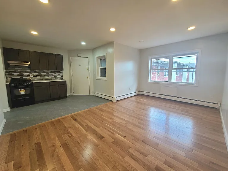 479 Roseville Ave #B11 — Photo 1