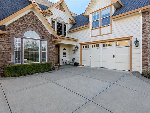4th image of 3773 Creek View Dr