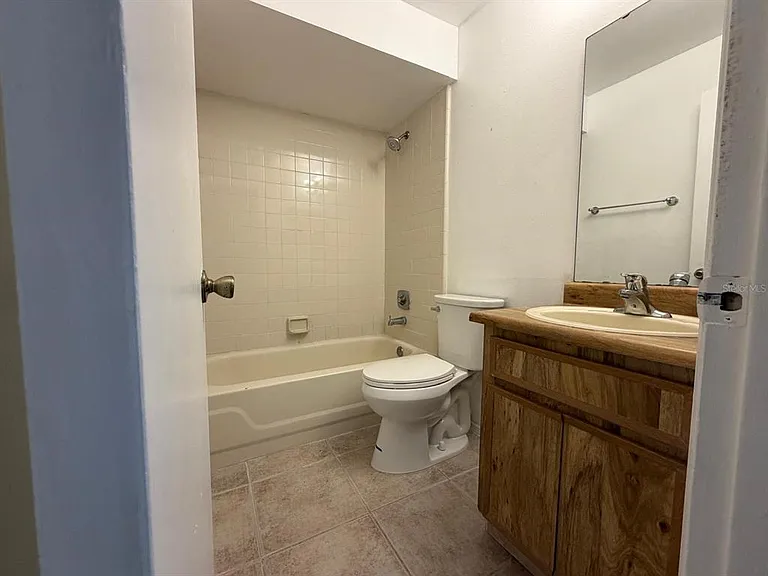 4240 Pershing Pointe Pl #7 — Photo 8