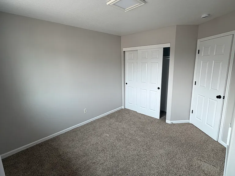 1426 NE Thomas Ct — Photo 21