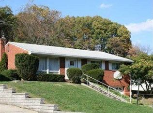 136 Longmount Dr, Pittsburgh, PA
