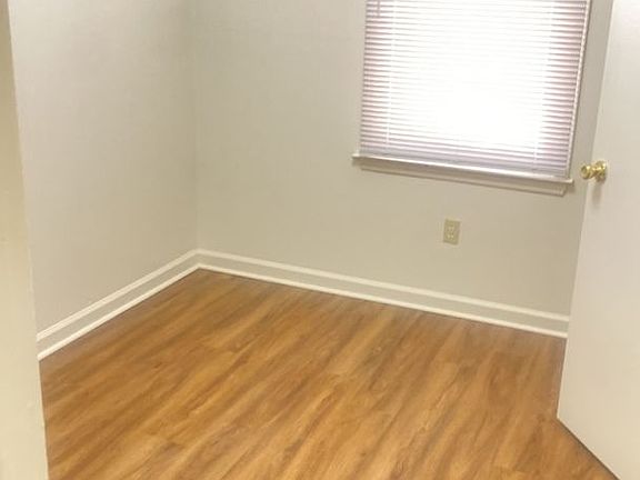 5th image of 1125 Glen Ct #A