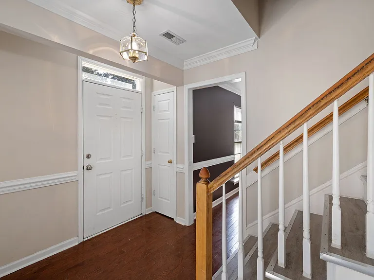 531 Clayton Rd — Photo 10