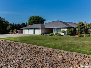 555 Foxfire Dr, Manteca, CA 95337