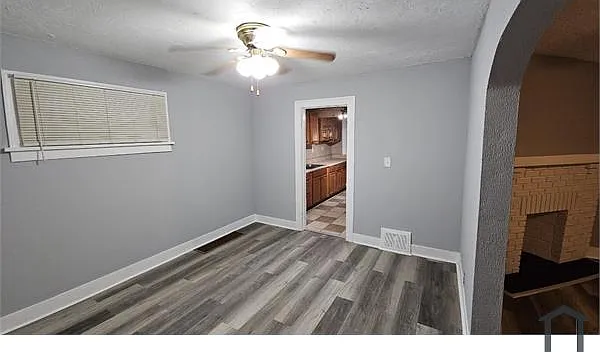 4 bed, 1200 sqft, $1,600 — Photo 4