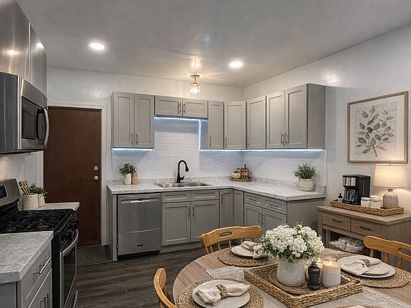 4th image of 29 Virgil Ave Unit 2