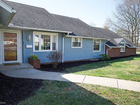 2nd image of 1627 Bayberry Ln