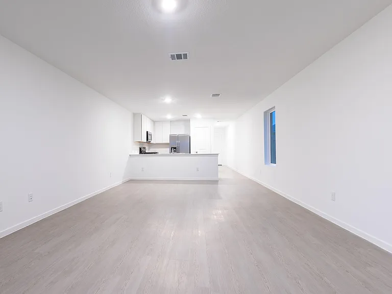 31406 Pratola Serra Cir — Photo 6