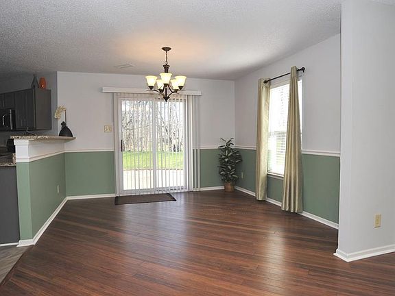5th image of 10467 Hickory Hill Dr