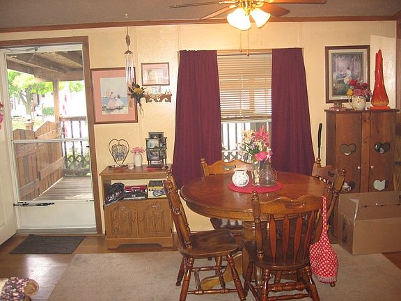 3rd image of 928 Evelyn Way