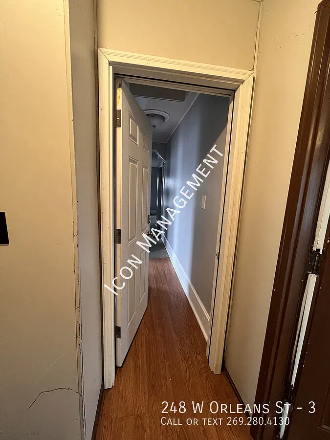 1-bed apt with garage! — Photo 4