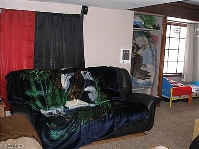 3rd image of 6623 Magnolia Dr