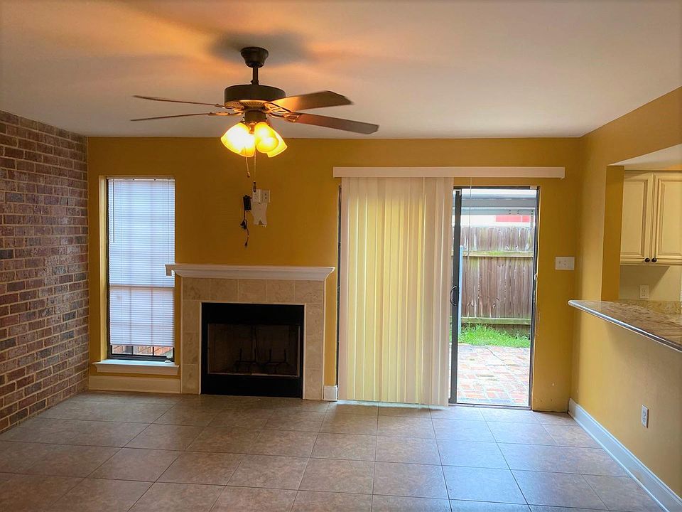 1st image of 1008 Chimney Wood Ln