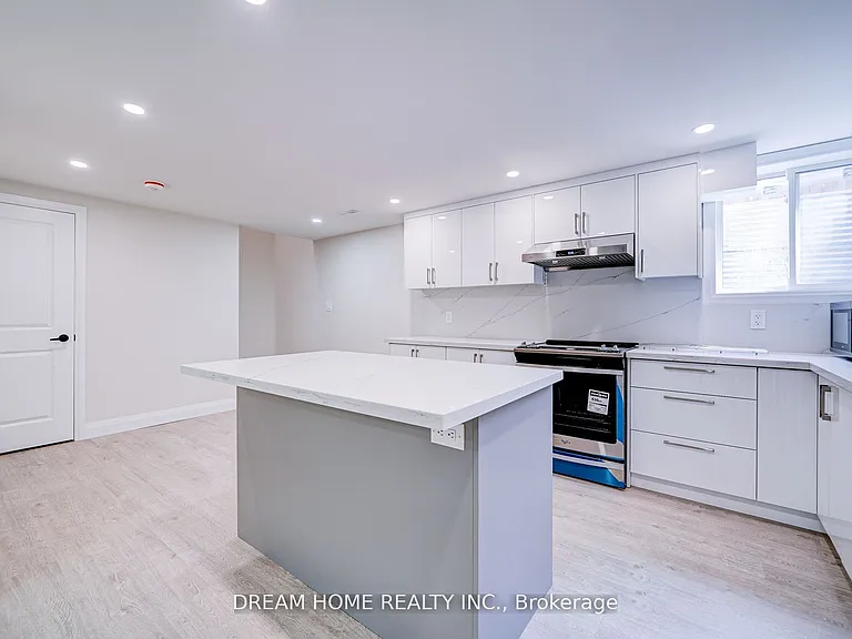 23 Manorcrest St #LOWER — Photo 9