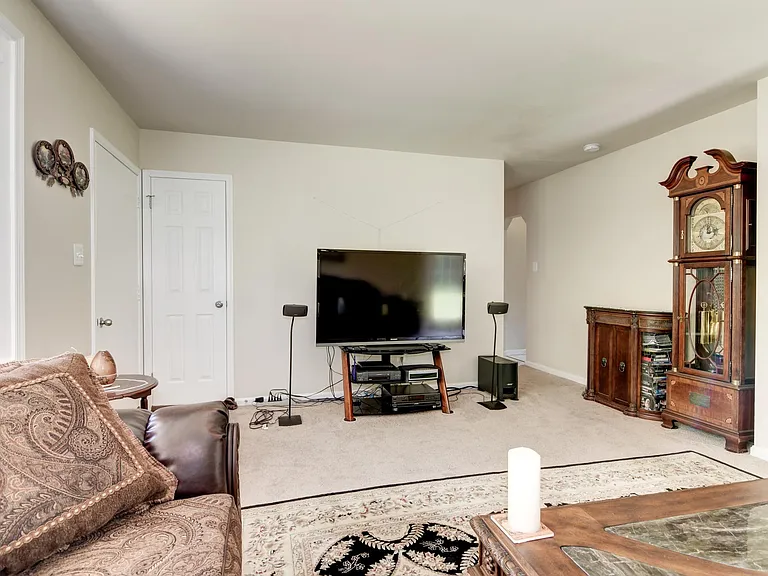 6275 Fenwick Rd — Photo 17