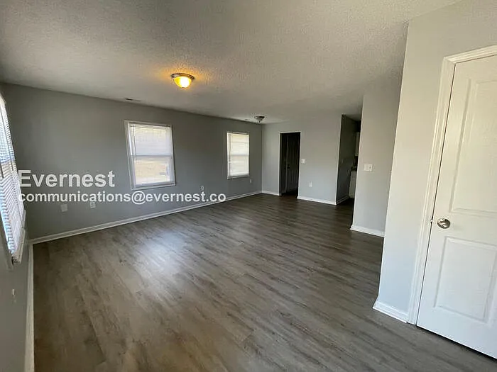 504 E McLelland Ave — Photo 5