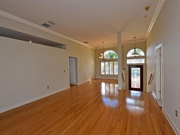5th image of 3147 Shoreline Dr