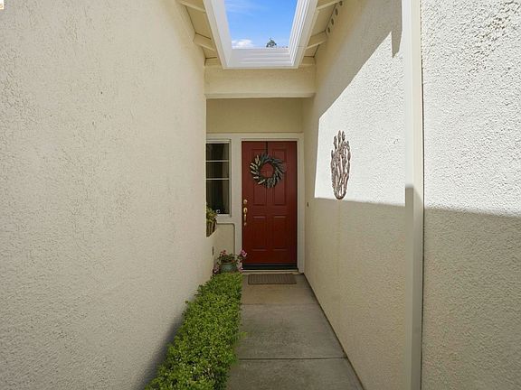 2nd image of 481 Coronation Dr