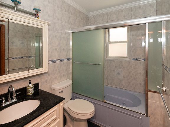 3rd image of 40-78 Denman St Floor 1