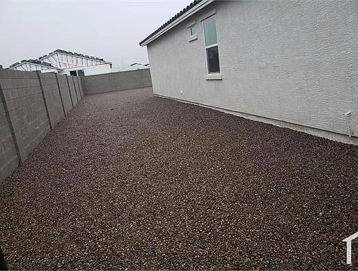 4 bed, 2370 sqft, $2,500 — Photo 2