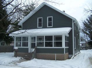 1015 Hall St, Eaton Rapids, MI