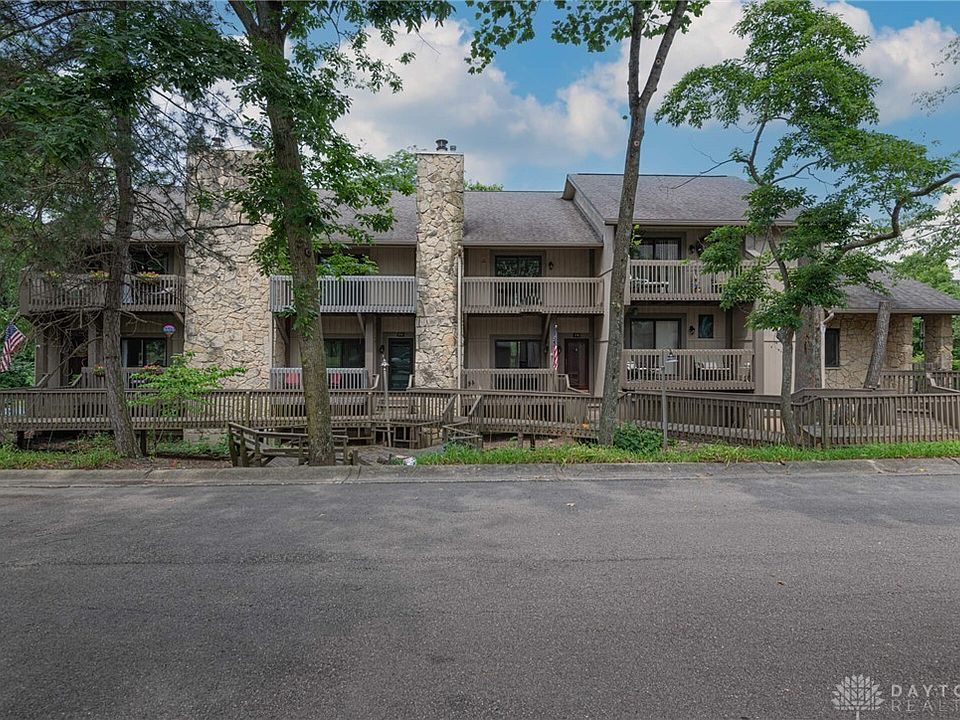 1st image of 216 Hermitage Ct
