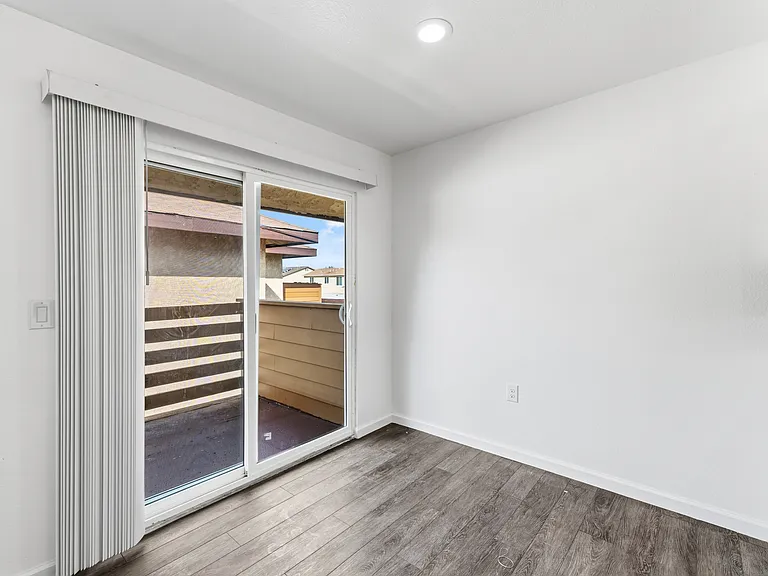 Oakbrook Apartments — Photo 22