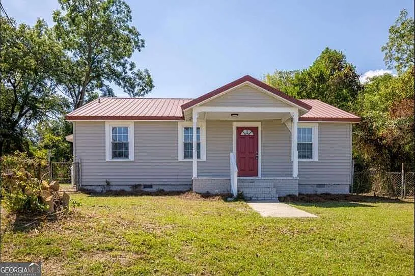 2528 Lorraine St photo 1