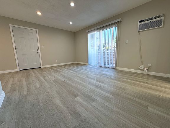 3rd image of 713 Edgewood St APT 1