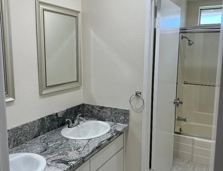 4918 E Glenview Ave — Photo 20