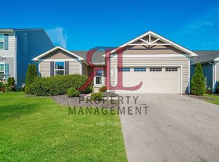 1983 Lake Crest Dr, Grove City, OH 43123