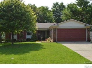 5076 Timber Ridge Trl, Clarkston, MI 48346