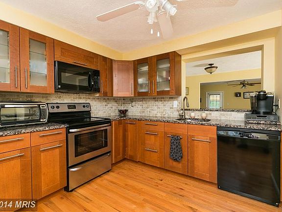 3rd image of 20525 Staffordshire Dr