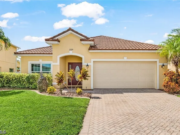 2229 Cape Heather Cir, Cape Coral, FL 33991