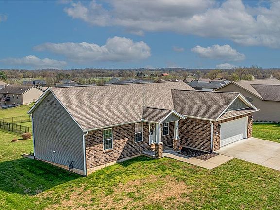 4th image of 418 Hillcrest Dr