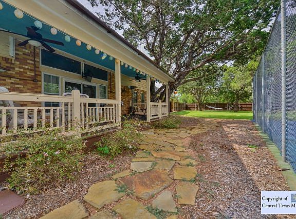 3rd image of 211 Windsor Ln