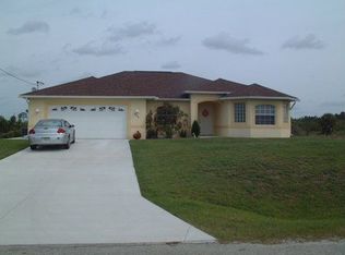 609 Chavers St E, Lehigh Acres, FL 33974